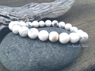 Bracelet mixte Sakya: howlite naturelle et argent 925