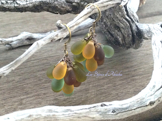 Boucles d'oreilles pendants grappe Automne, verre dépoli façon plage, sur crochet HQ